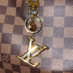 SOLD🚨AUTHENTIC Louis Vuitton gold bag charm/keychain